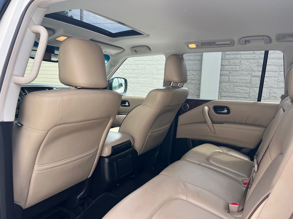 2017 Nissan Armada Image 10