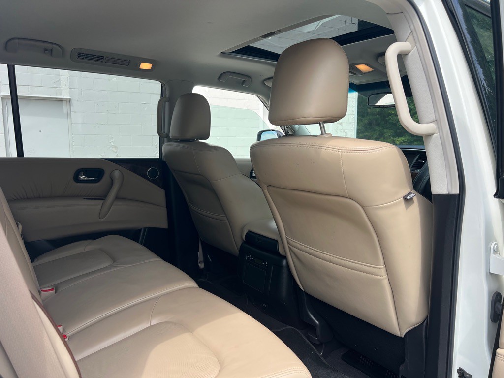 2017 Nissan Armada Image 15
