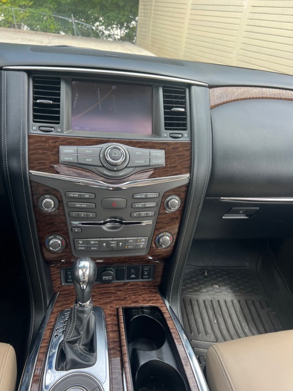 2017 Nissan Armada Image 22