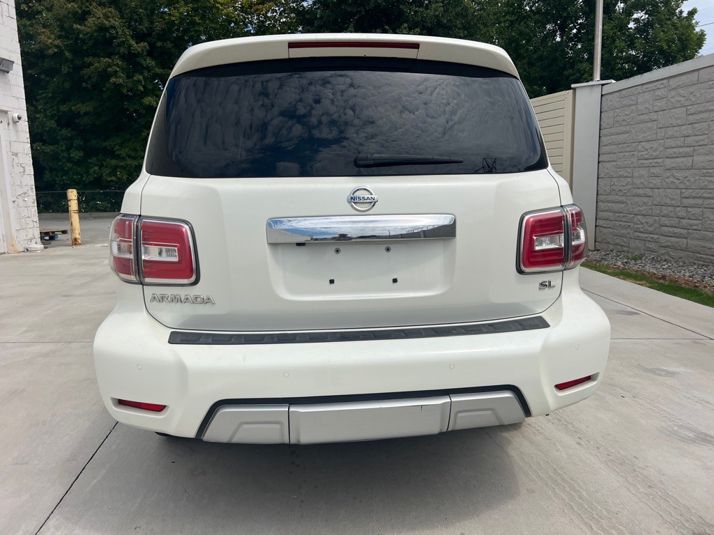 2017 Nissan Armada Image 32