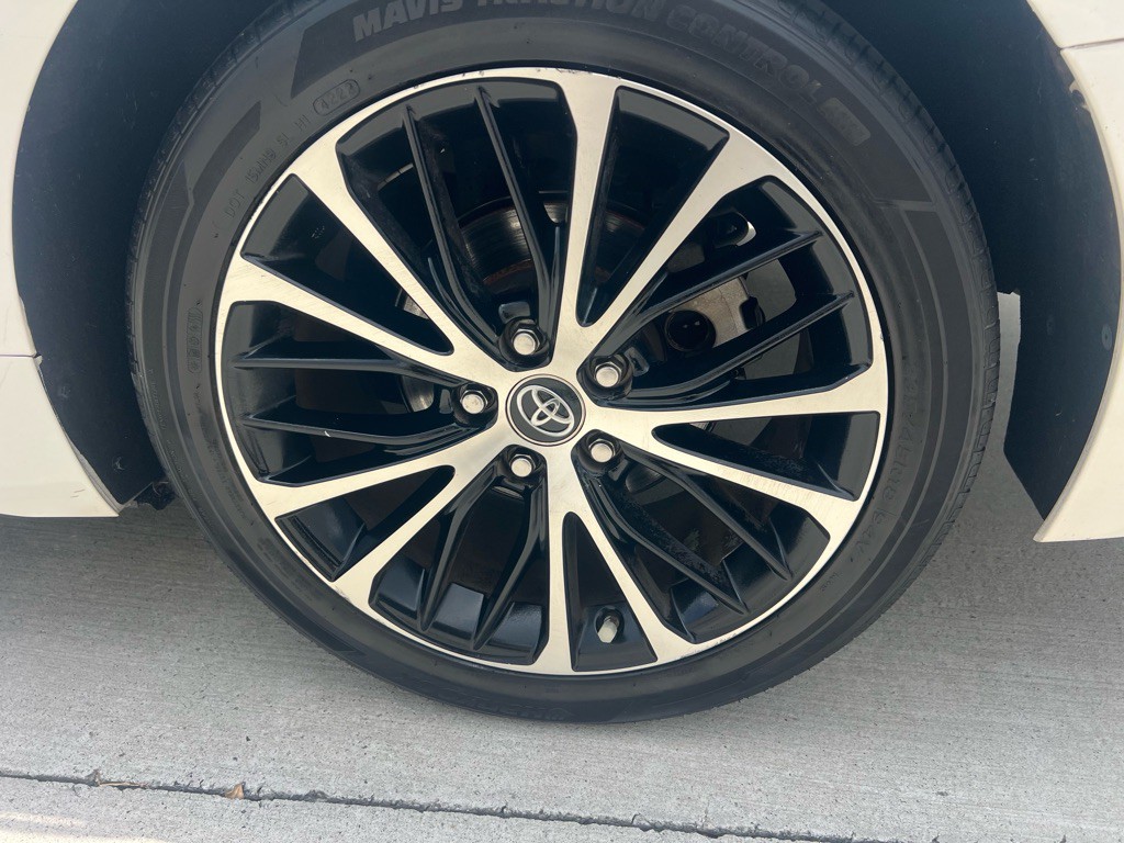 2019 Toyota Camry Image 4