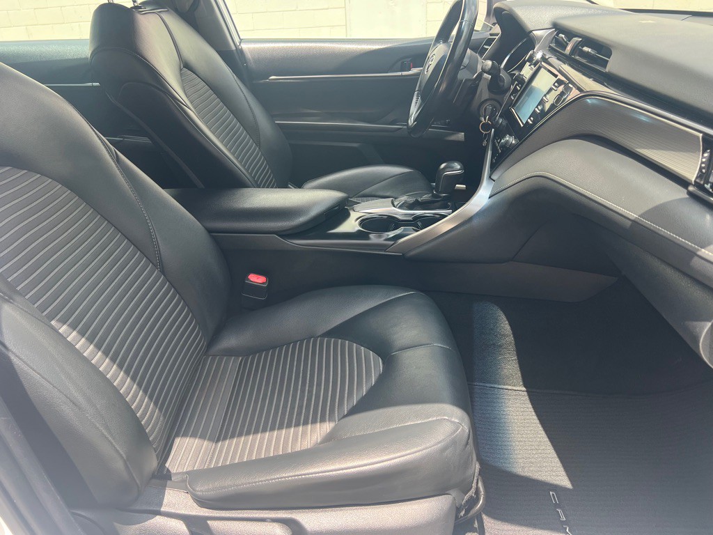 2019 Toyota Camry Image 11