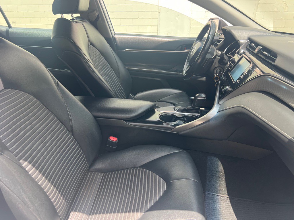 2019 Toyota Camry Image 12