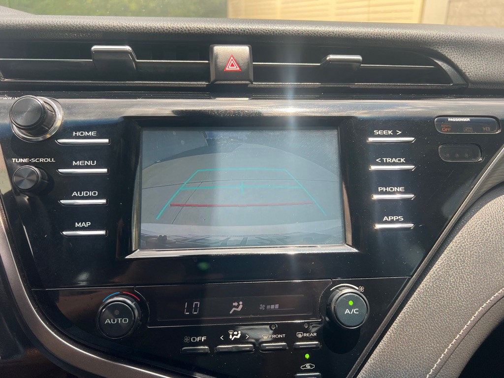 2019 Toyota Camry Image 14