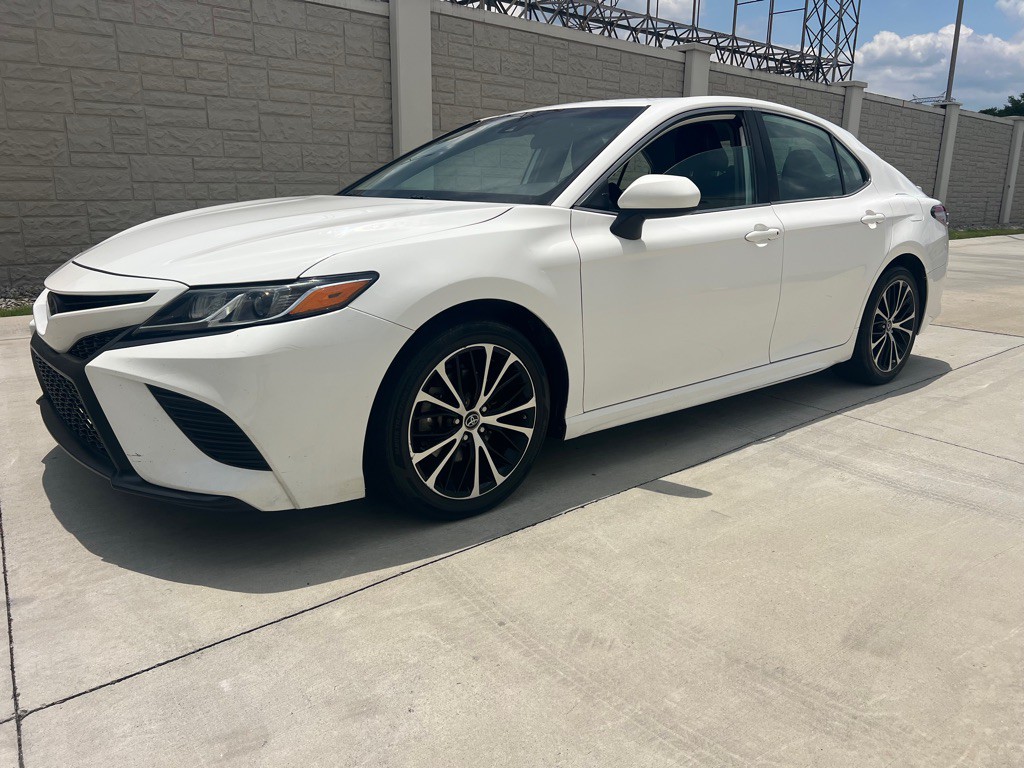 2019 Toyota Camry Image 15