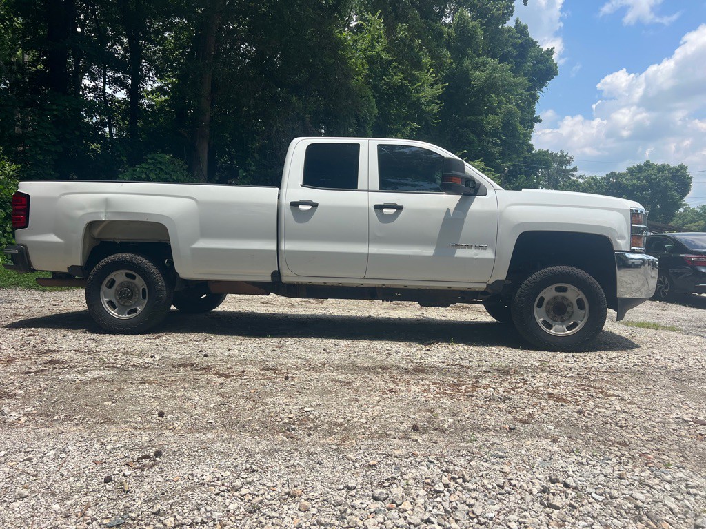 2017 Chevrolet Silverado 1500 Image 2