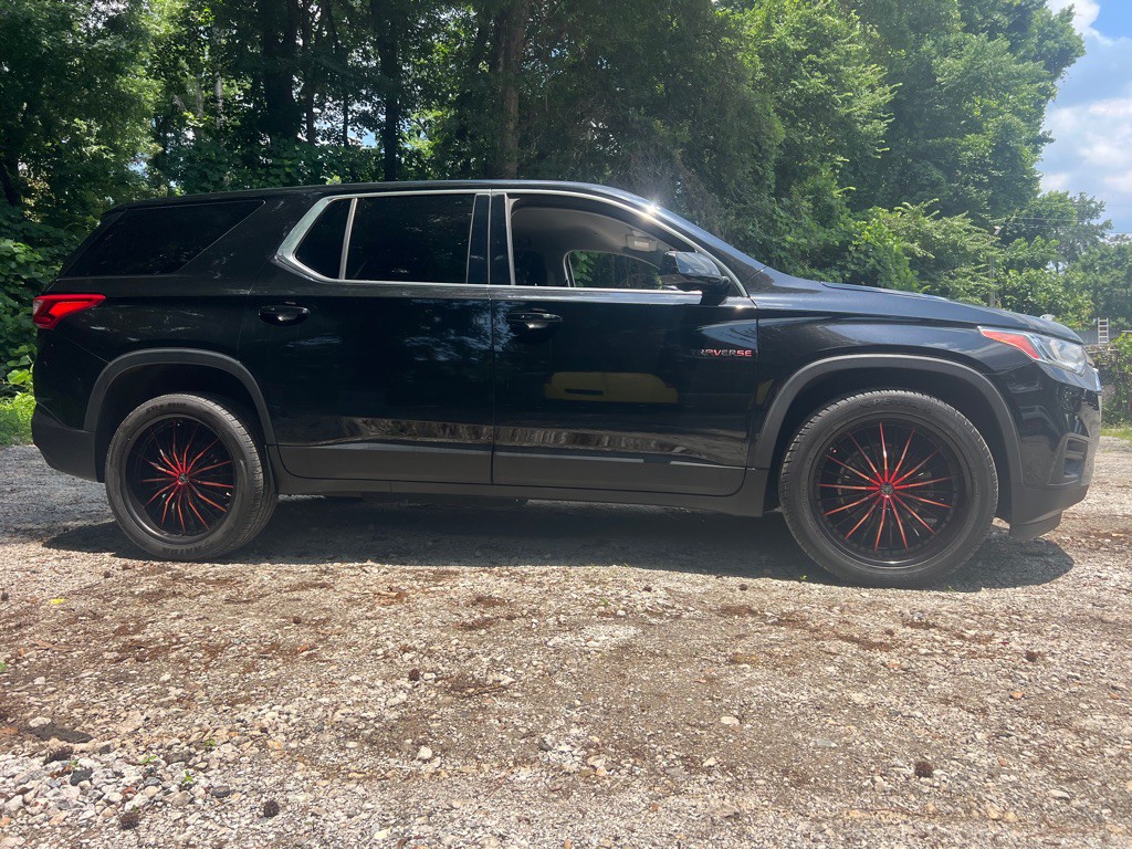 2019 Chevrolet Traverse Image 2
