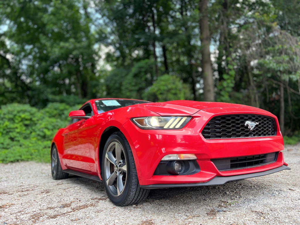 2016 Ford Mustang Image 2