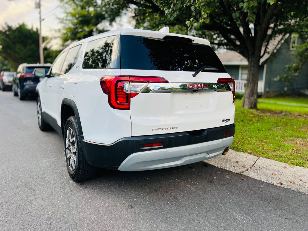 2020 GMC Acadia Image 3