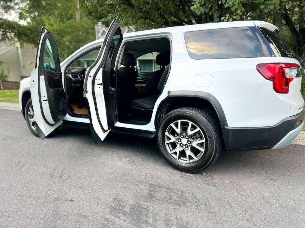 2020 GMC Acadia Image 10