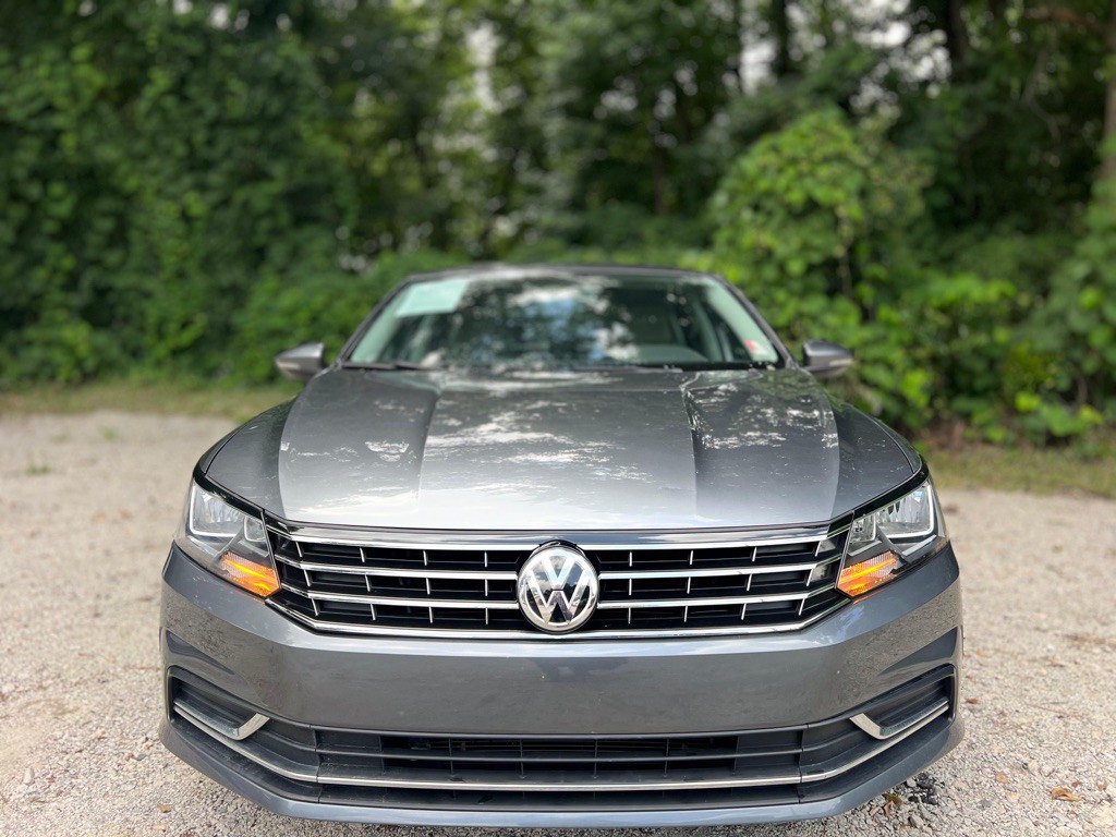2019 Volkswagen Passat Image 2