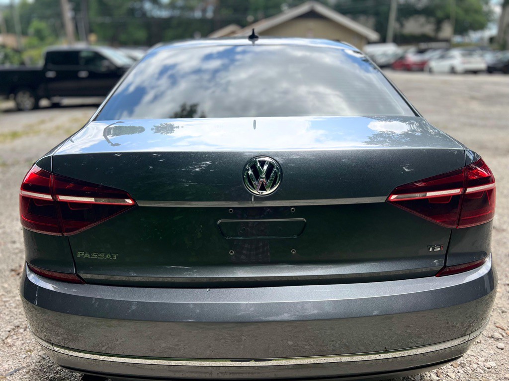 2019 Volkswagen Passat Image 7