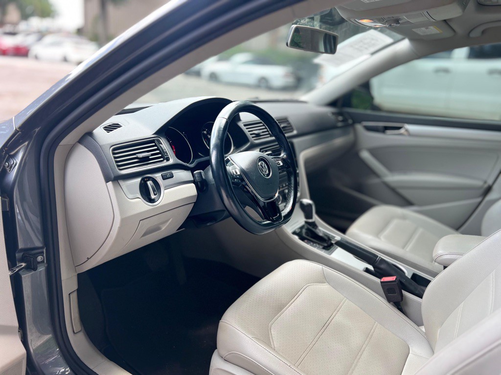 2019 Volkswagen Passat Image 9