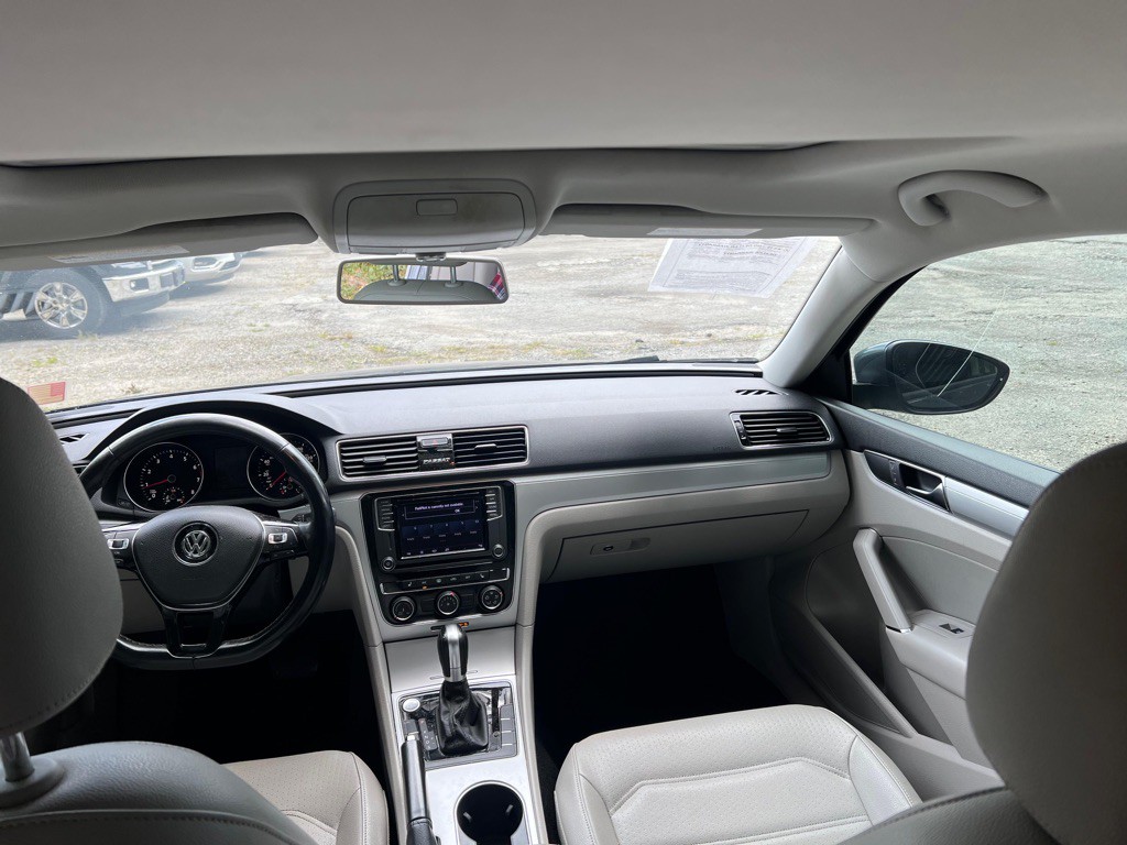 2019 Volkswagen Passat Image 10