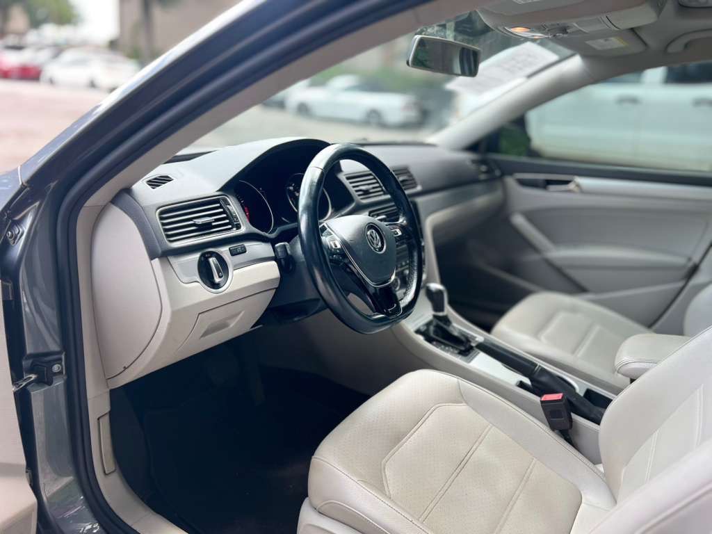 2019 Volkswagen Passat Image 11