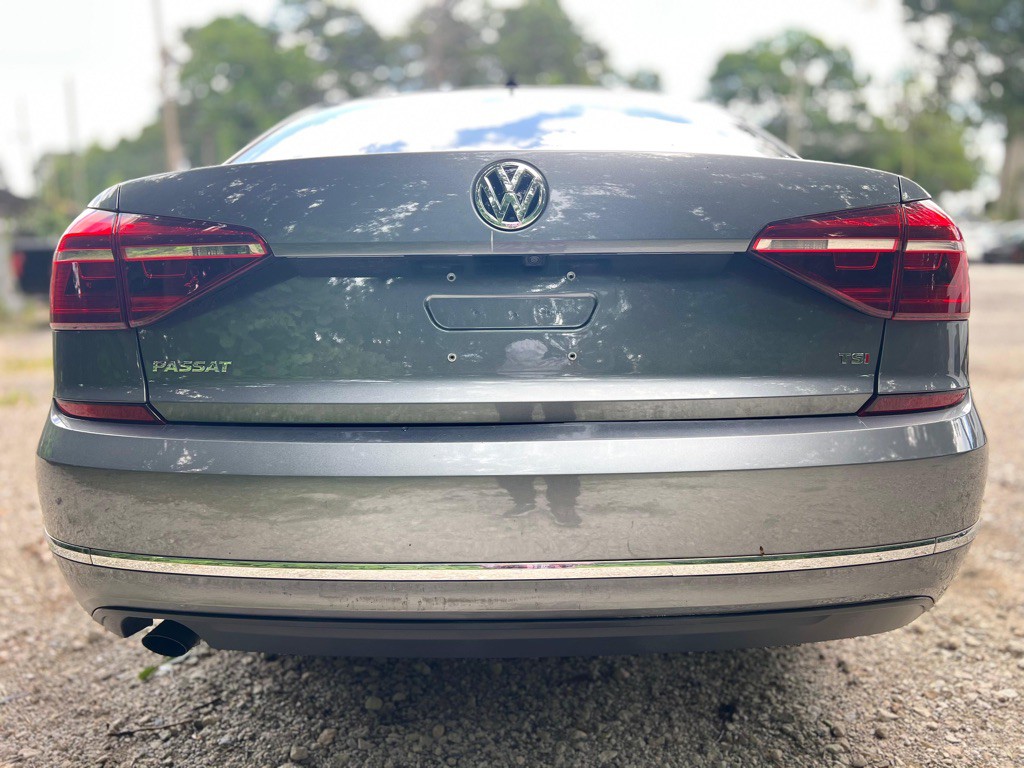 2019 Volkswagen Passat Image 24