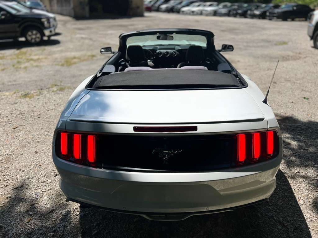 2015 Ford Mustang Image 8