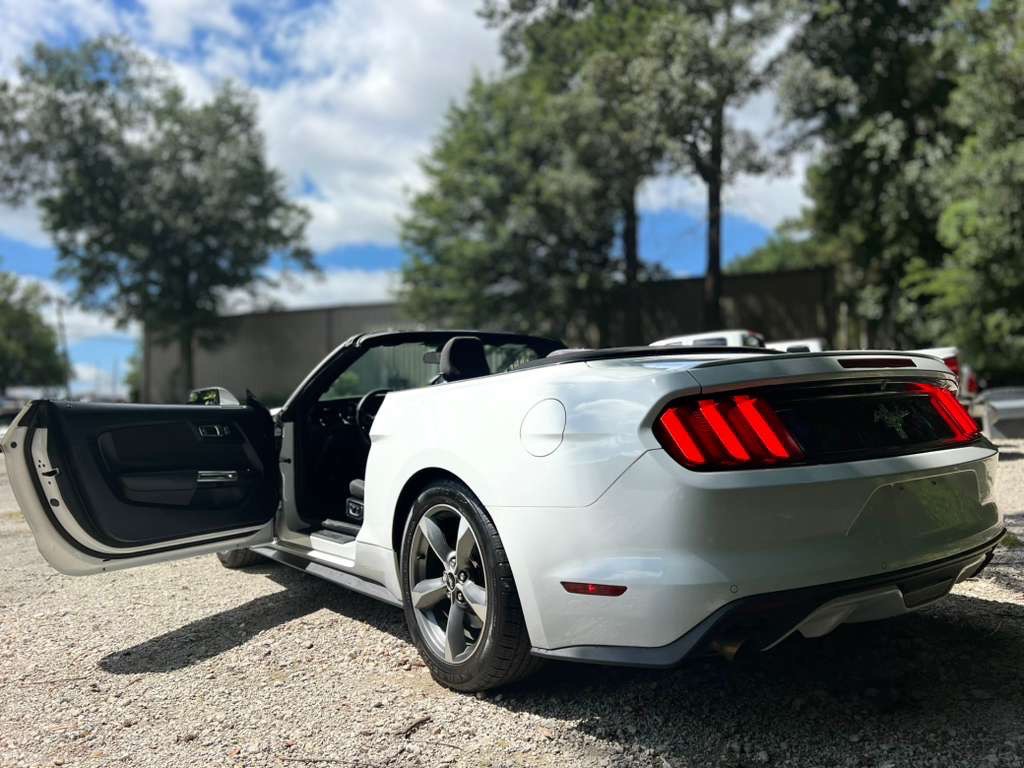 2015 Ford Mustang Image 9