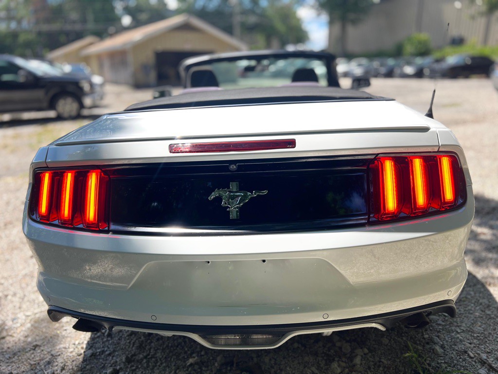 2015 Ford Mustang Image 20