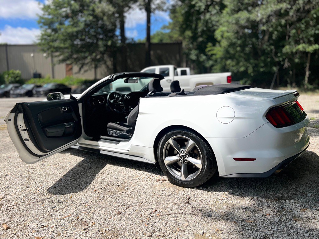2015 Ford Mustang Image 21