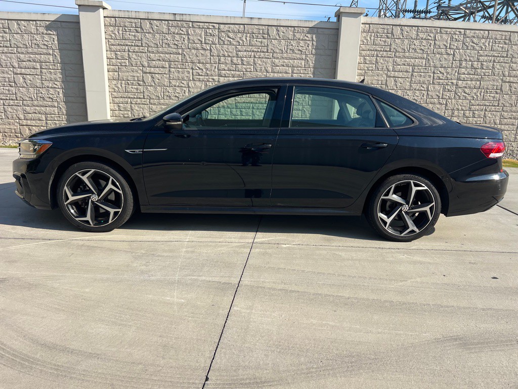 2020 Volkswagen Passat Image 2