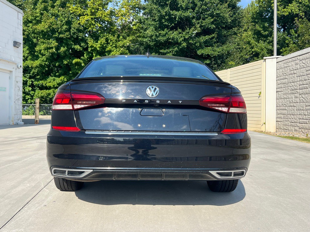 2020 Volkswagen Passat Image 3