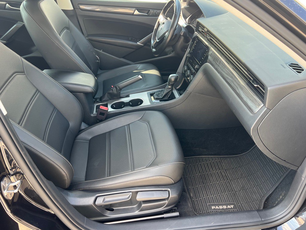 2020 Volkswagen Passat Image 10