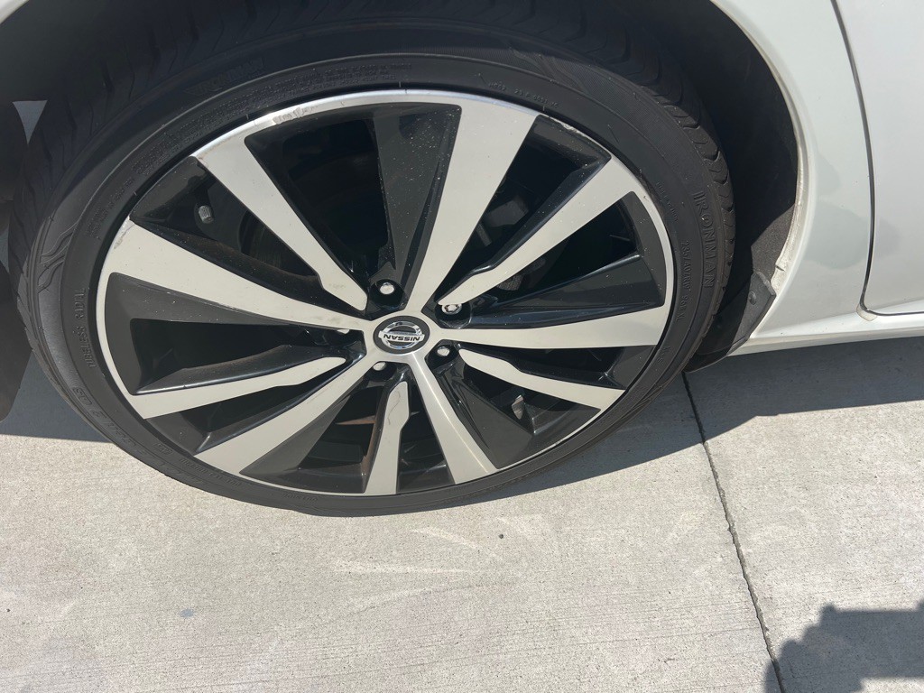2020 Nissan Altima Image 9
