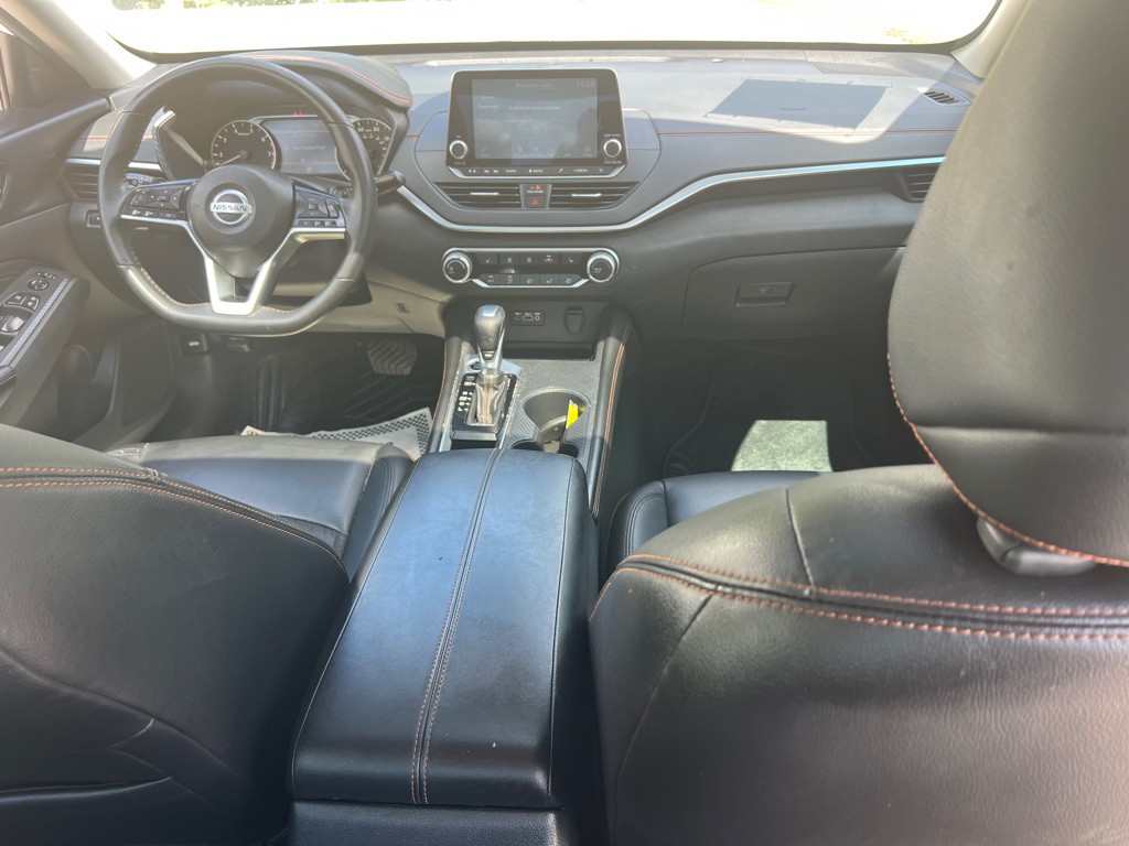 2020 Nissan Altima Image 10