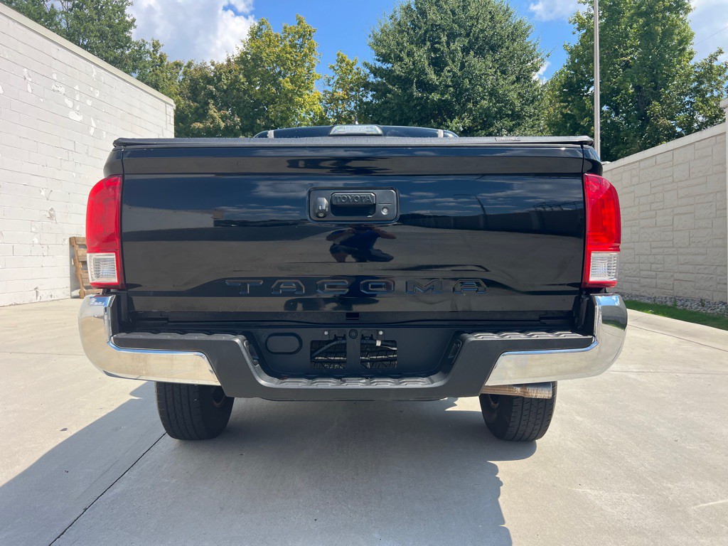 2016 Toyota Tacoma Image 4