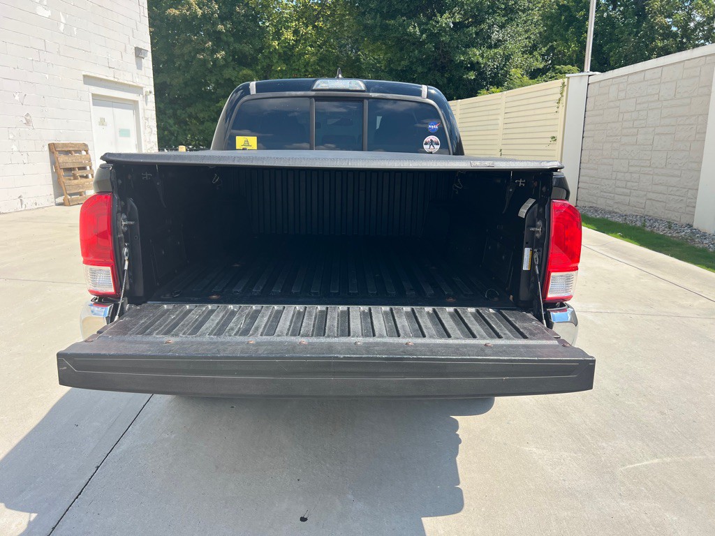 2016 Toyota Tacoma Image 5