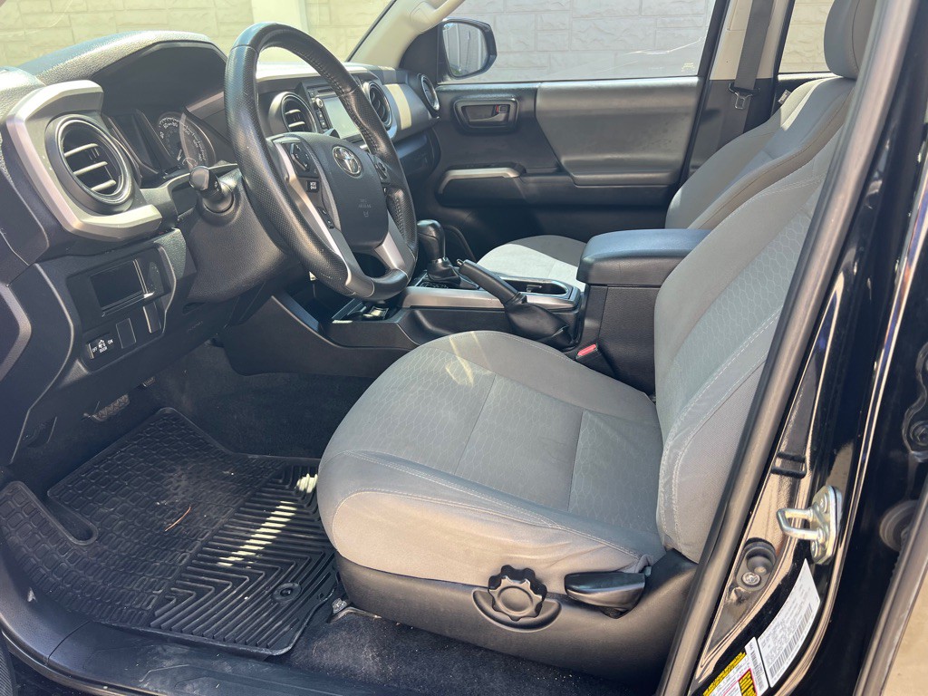 2016 Toyota Tacoma Image 10