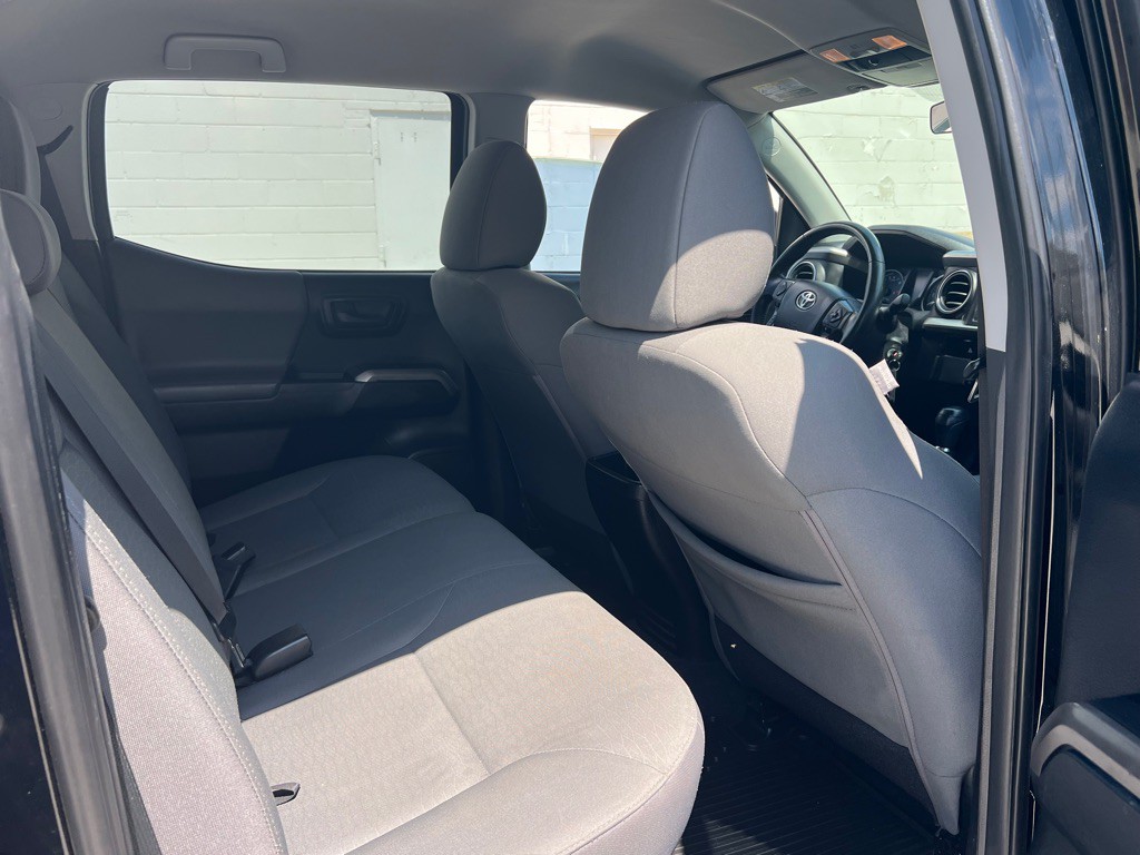 2016 Toyota Tacoma Image 11