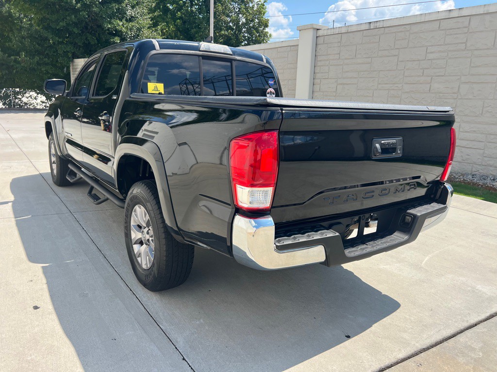2016 Toyota Tacoma Image 15