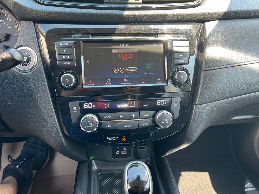 2020 Nissan Rogue Image 11