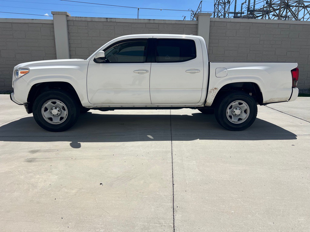 2018 Toyota Tacoma Image 3