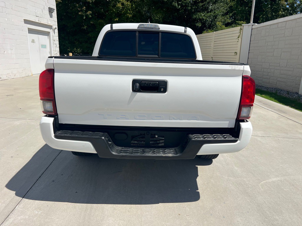 2018 Toyota Tacoma Image 6