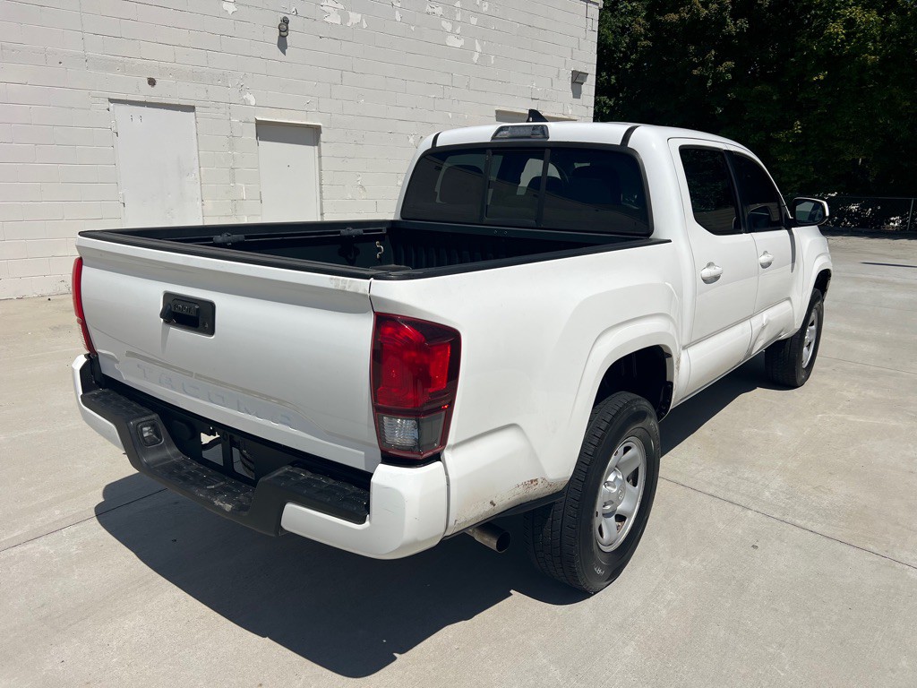 2018 Toyota Tacoma Image 9