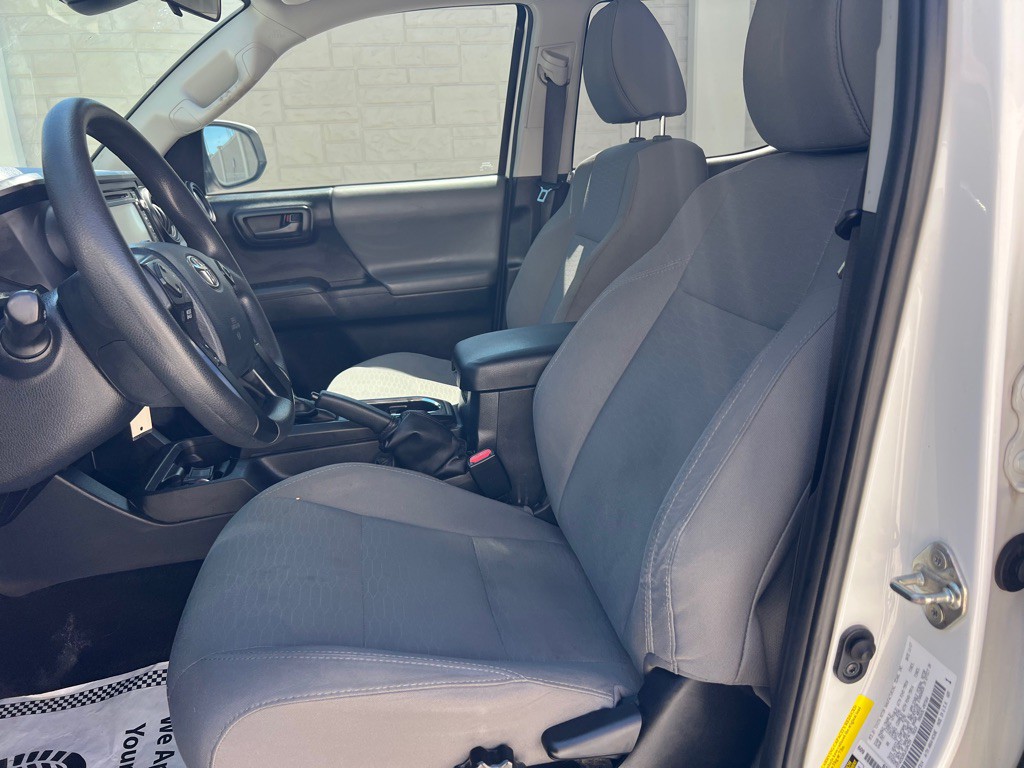 2018 Toyota Tacoma Image 10