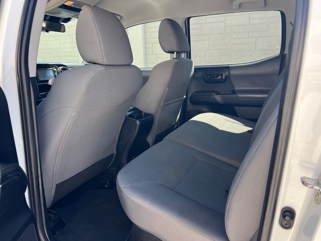 2018 Toyota Tacoma Image 11