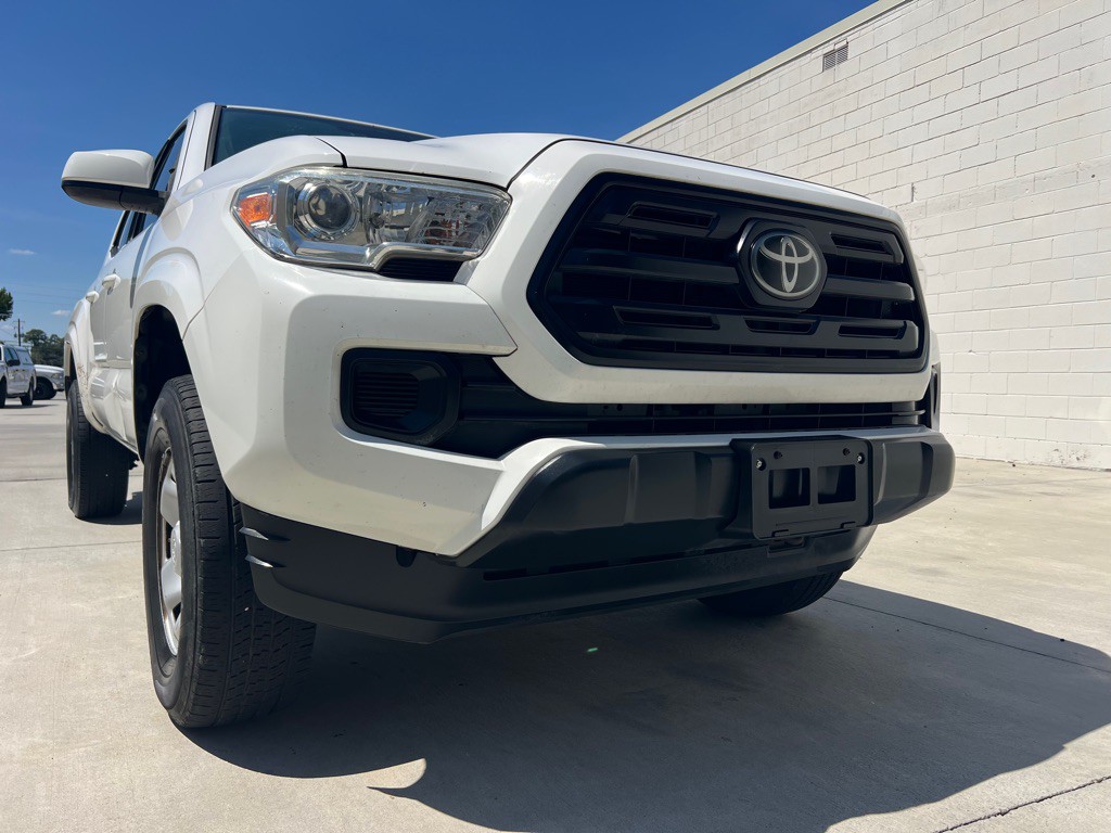 2018 Toyota Tacoma Image 16