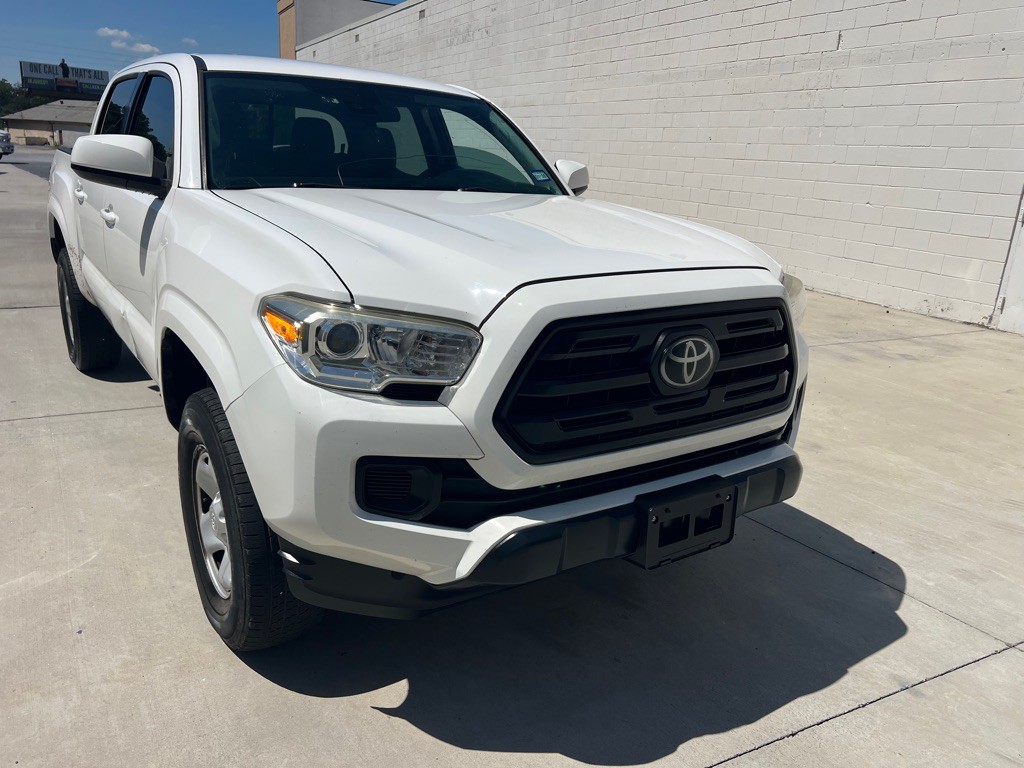 2018 Toyota Tacoma Image 17