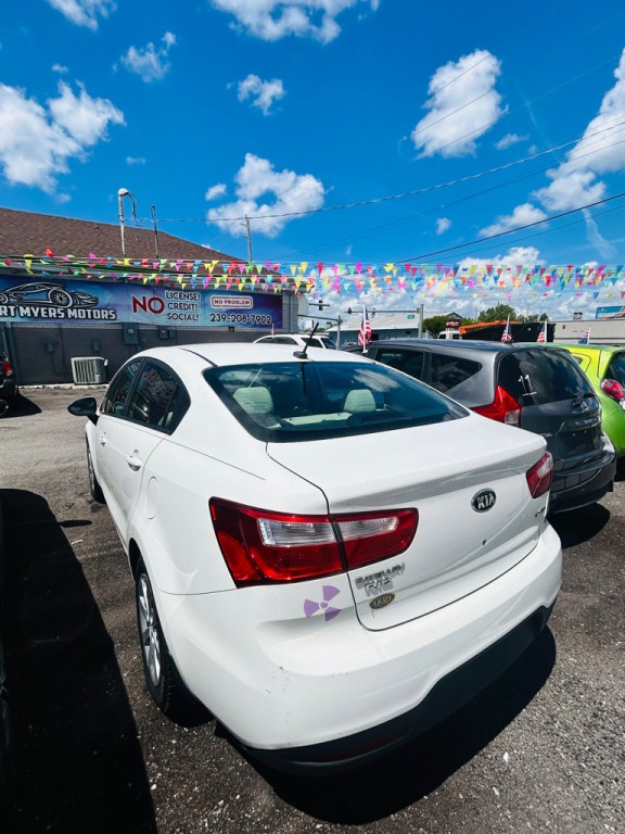 2013 Kia Rio Image 3