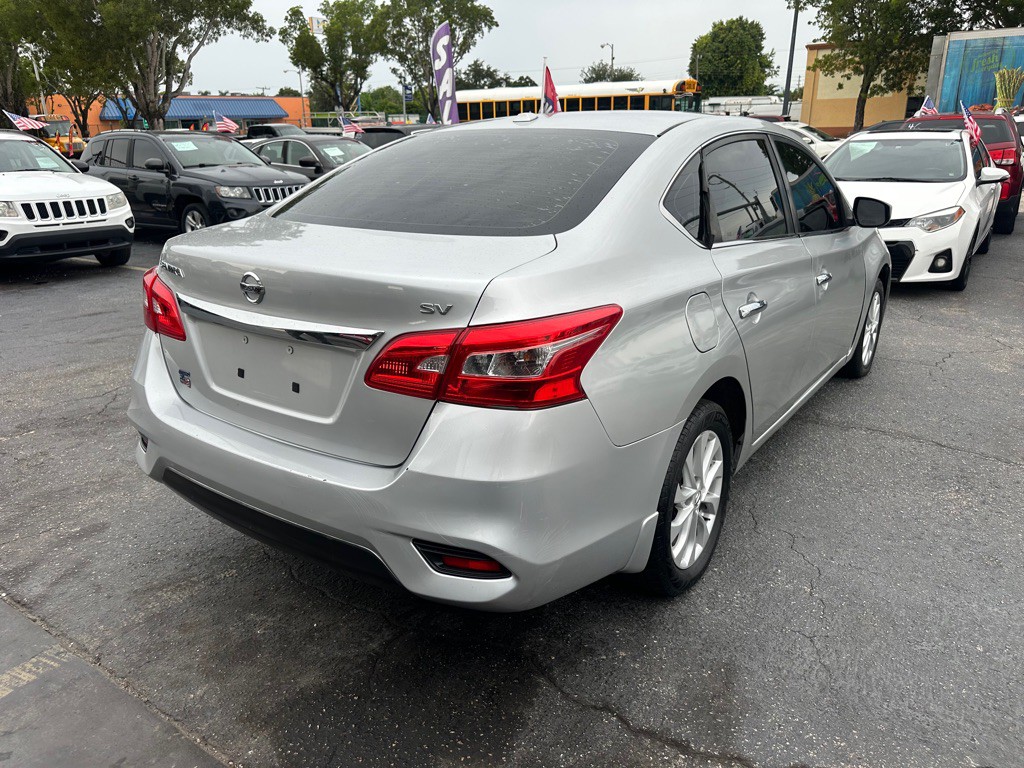 2018 Nissan Sentra Image 2