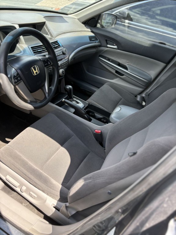 2009 Honda Accord Image 2