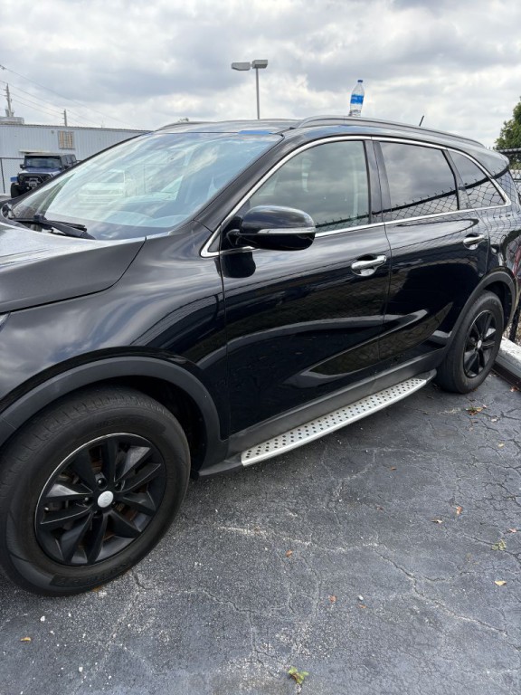 2017 Kia Sorento Image 2