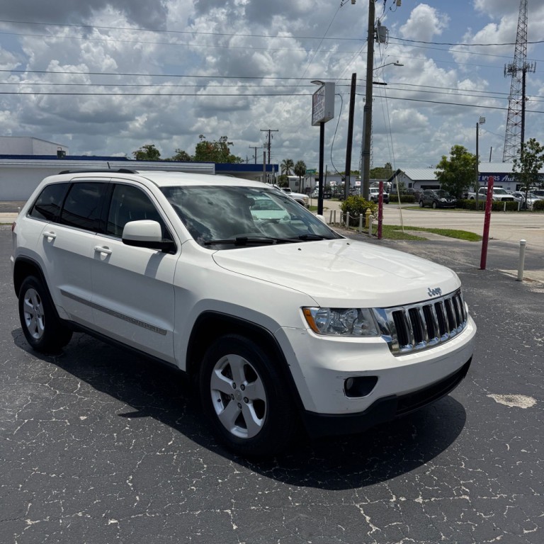 2011 Jeep Grand Cherokee Image 3