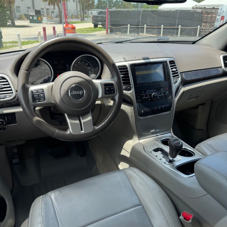 2011 Jeep Grand Cherokee Image 4