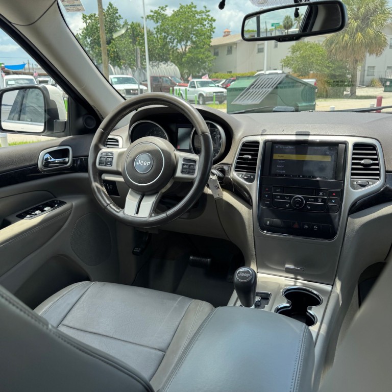 2011 Jeep Grand Cherokee Image 8