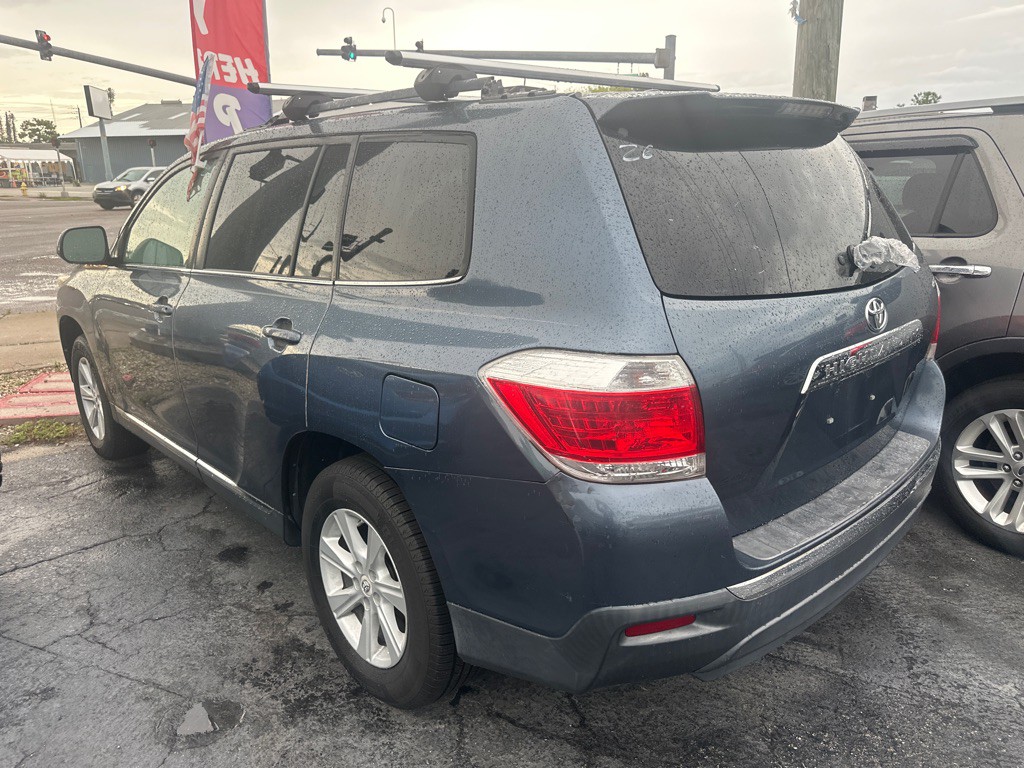2012 Toyota Highlander Image 2